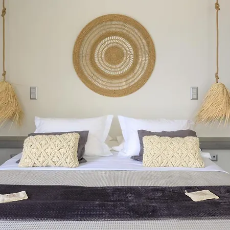 Iliades Luxury Boutique Hotel *